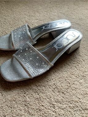 NWOT Sugar Union Silver Pearl Rhinestone Slide heels